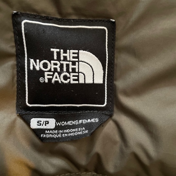 The North Face Woman's Winter Jacket - Picture 7 of 7